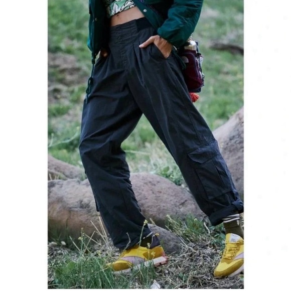 NWOT Free People Movement Mesmerize Me Black Cargo Pants Size Small Hiking - Picture 4 of 16